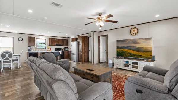 $749,000 | 6286 Farm To Market 2146, Jourdanton, TX 78206