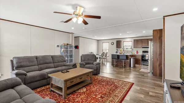 $749,000 | 6286 Farm To Market 2146, Jourdanton, TX 78206