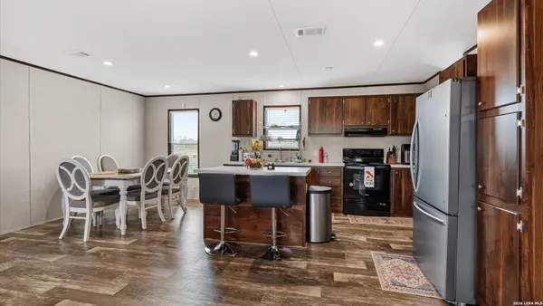 $749,000 | 6286 Farm To Market 2146, Jourdanton, TX 78206