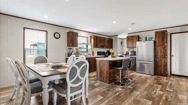 $749,000 | 6286 Farm To Market 2146, Jourdanton, TX 78206