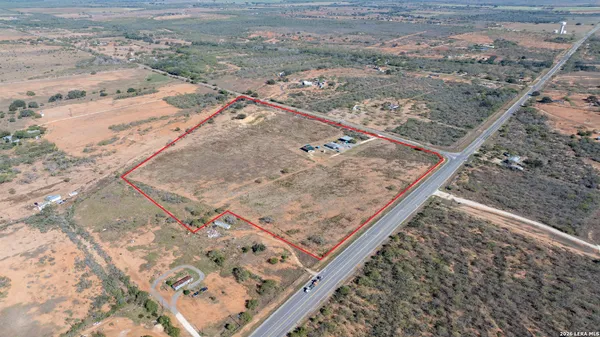 $749,000 | 6286 Farm To Market 2146, Jourdanton, TX 78206
