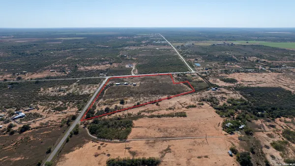 $749,000 | 6286 Farm To Market 2146, Jourdanton, TX 78206