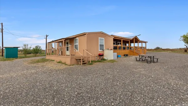 $749,000 | 6286 Farm To Market 2146, Jourdanton, TX 78206