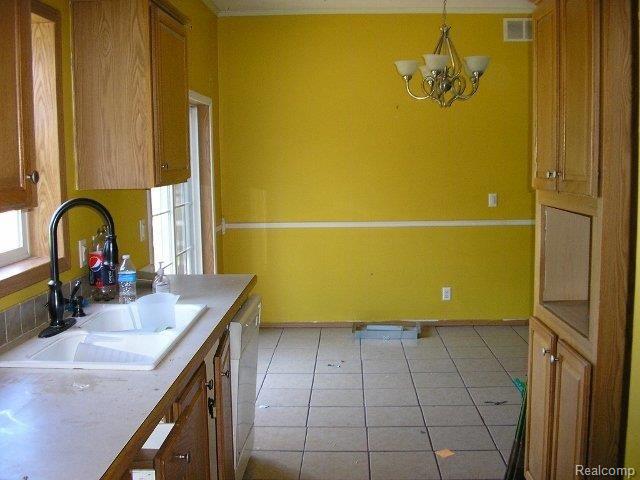 KITCHEN DINING