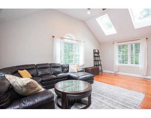 66 Stonehedge Road Franklin, MA 02038 - Photo 4 of 29 Gallery Image 4
