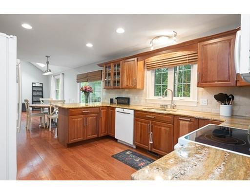 66 Stonehedge Road Franklin, MA 02038 - Photo 8 of 29 Gallery Image 8