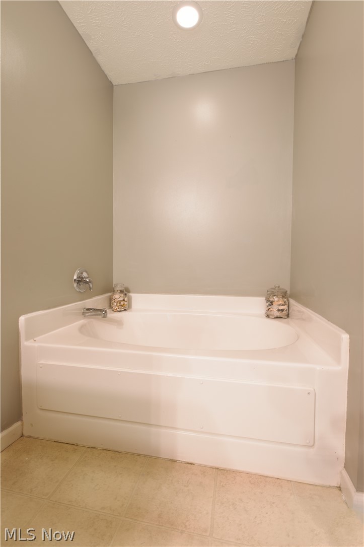 108 Ridgestone Court Berea, OH 44017 - Photo 21 of 32 Gallery Image 21