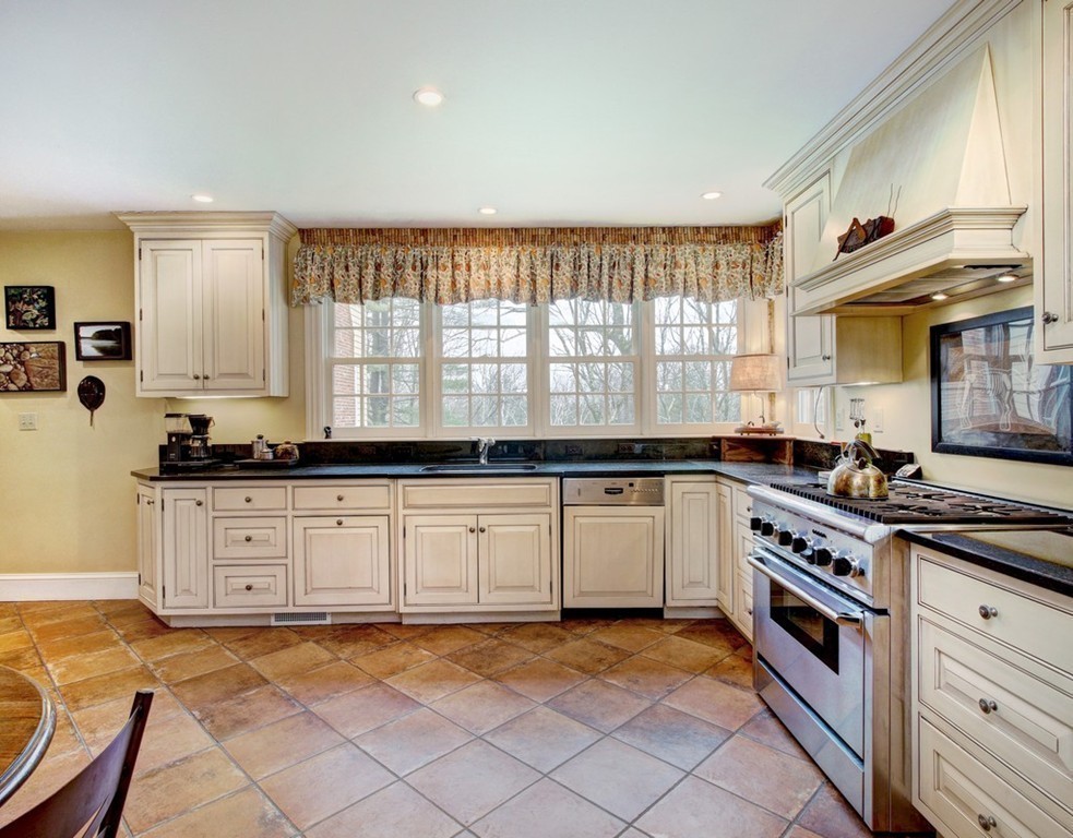 27 Tabor Hill Road Lincoln, MA 01773 - Photo 12 of 25