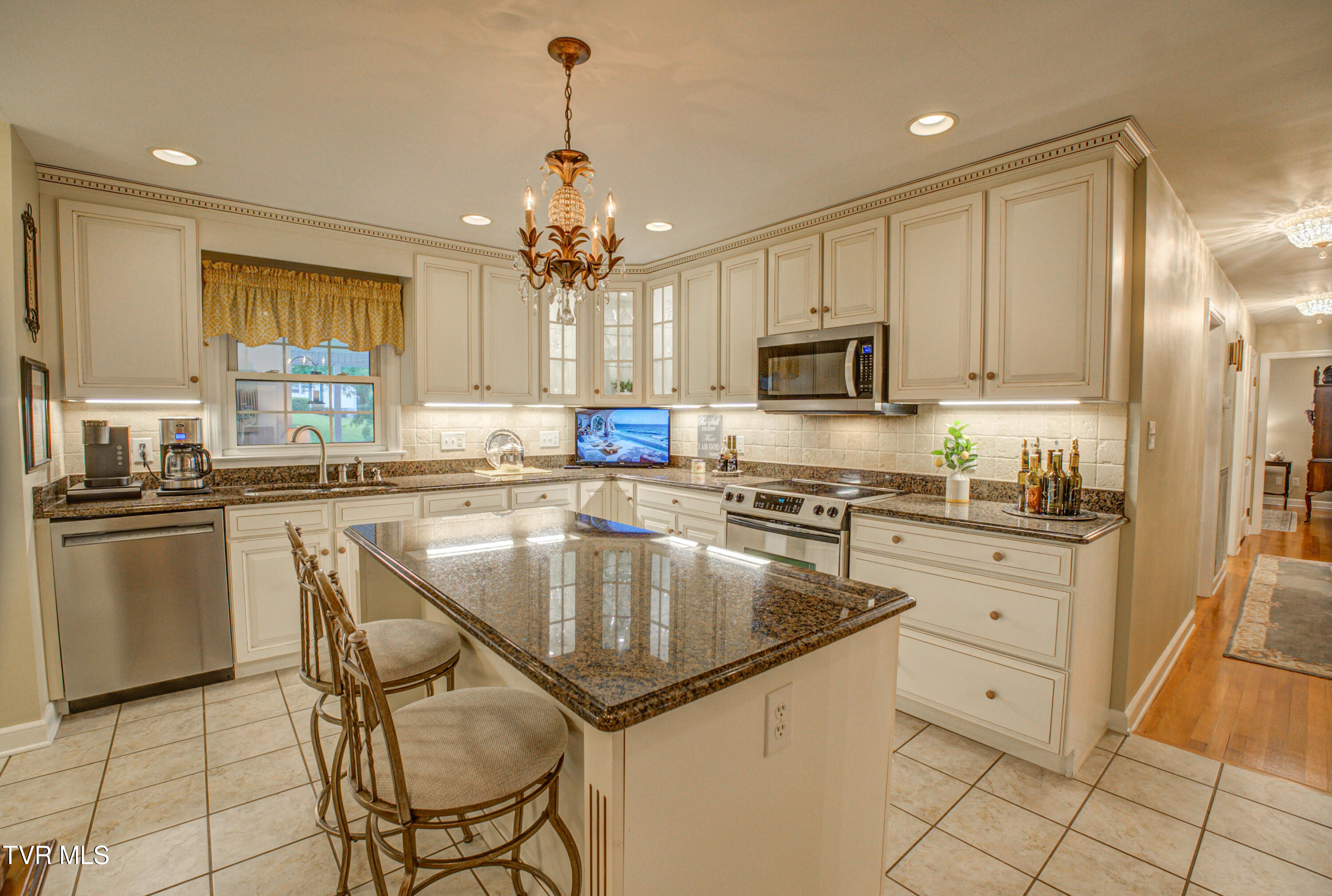 1175 Foxcroft Road Bristol, VA 24201 - Photo 27 of 69 DSC05304_5_6_7_8