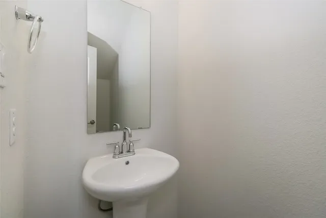 $2,200 | 530 Ansley Court, Taylor, TX 76574