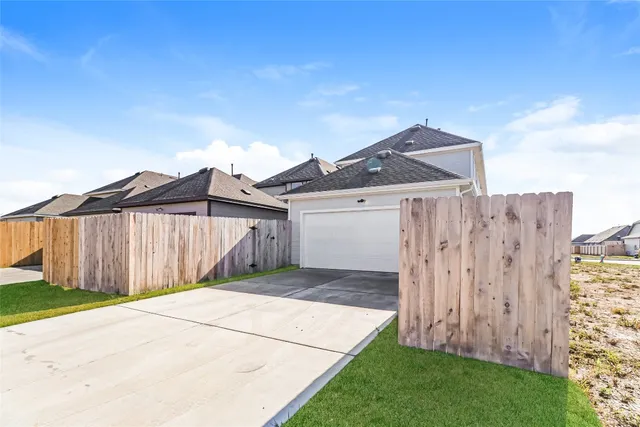 $2,200 | 530 Ansley Court, Taylor, TX 76574