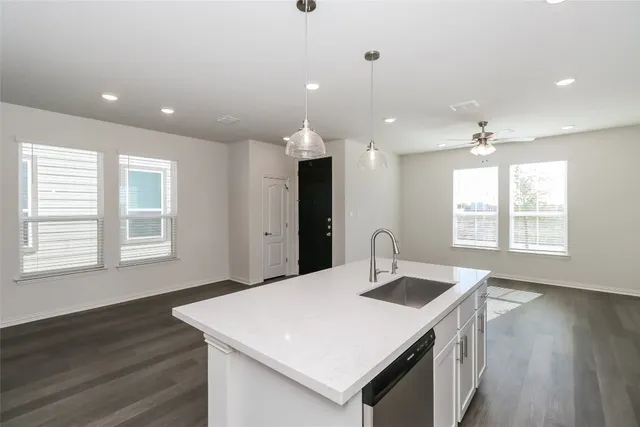 $2,200 | 530 Ansley Court, Taylor, TX 76574