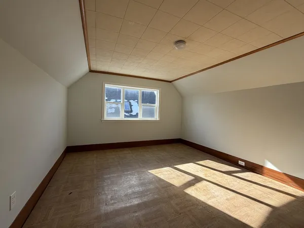 $2,400 | 346 Lovell Street, Unit 3, Worcester, MA 01602