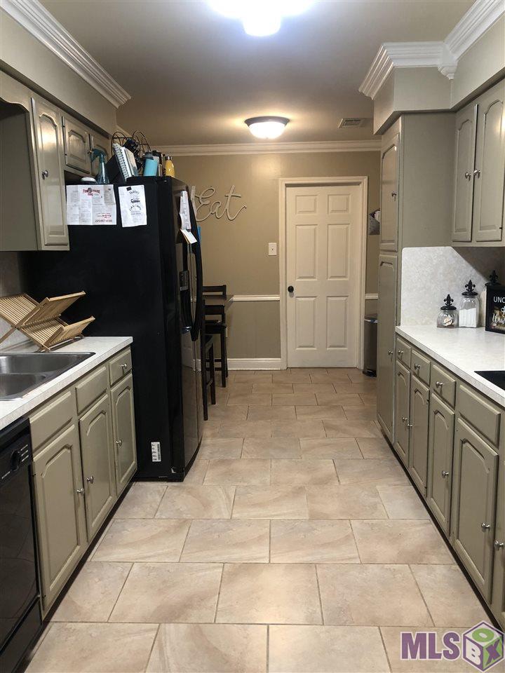 35094 Perkins Road Denham Springs, LA 70706 - Photo 8 of 16 Kitchen