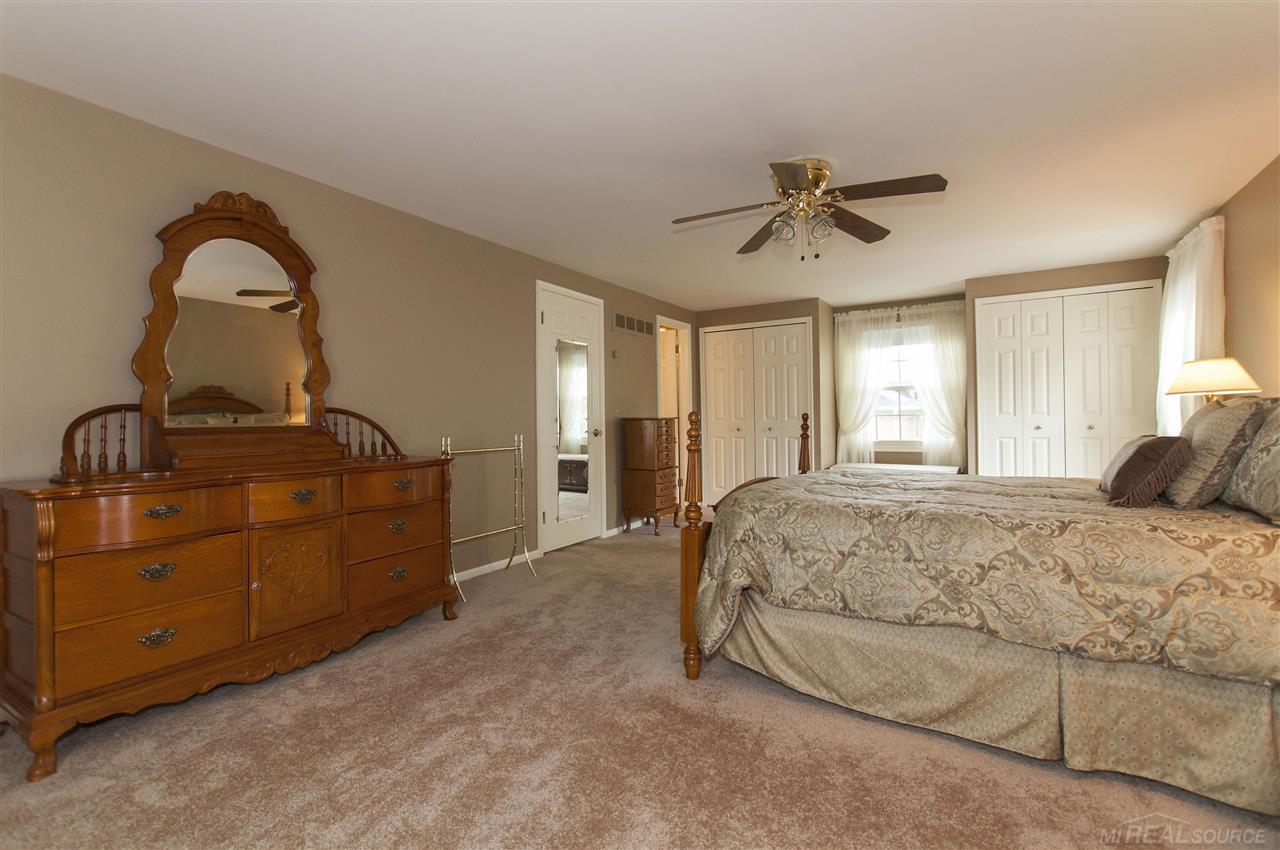 515 Fisher Road Grosse Pointe, MI 48230 - Photo 31 of 42 31294404-30.JPG