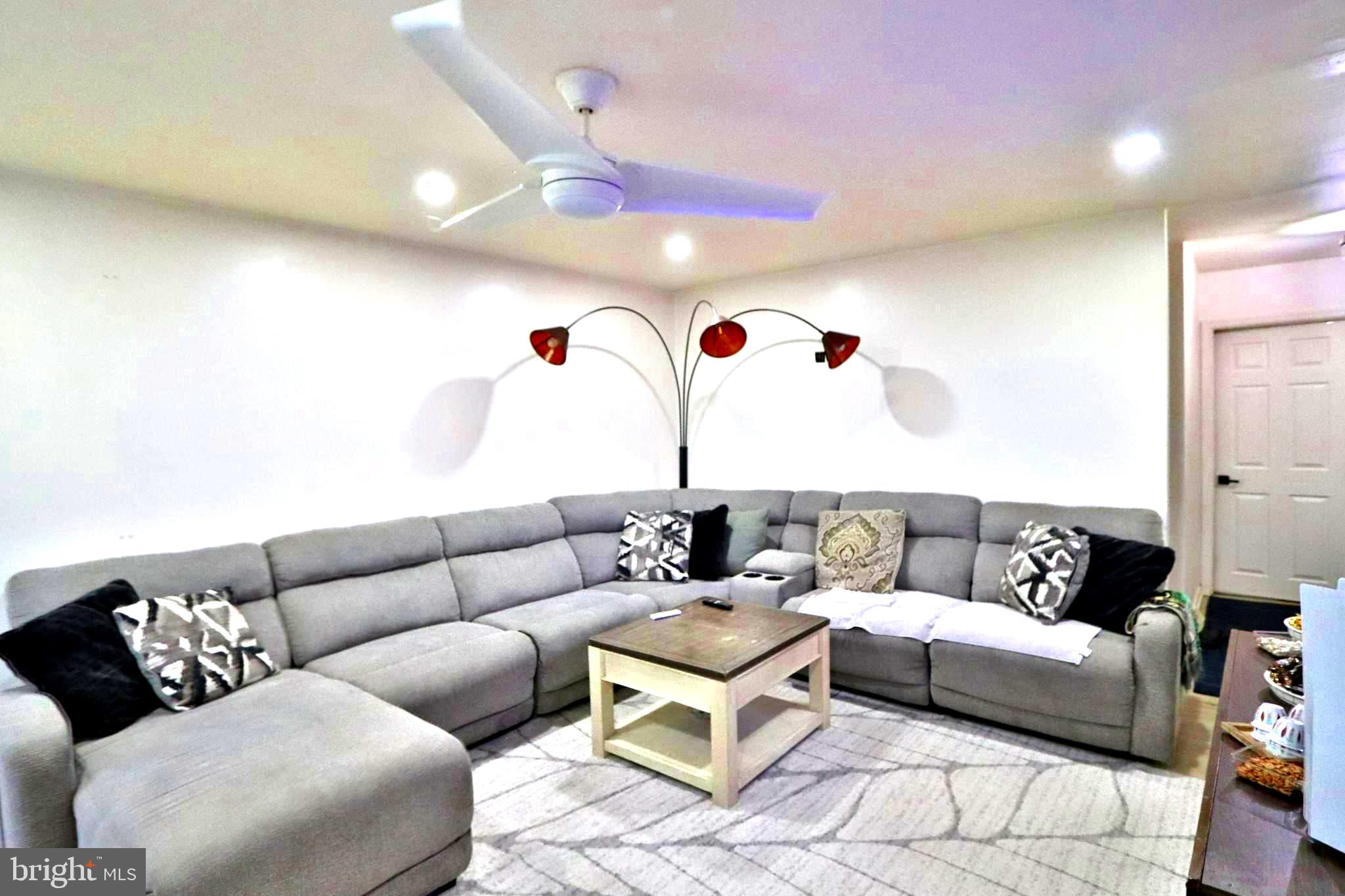 3125 Comly Road Philadelphia, PA 19154 - Photo 24 of 44 a living room with furniture