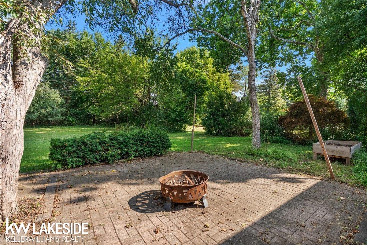 201 Barrington Road Bloomfield Hills, MI 48302 - Photo 12 of 39 Gallery Image 12
