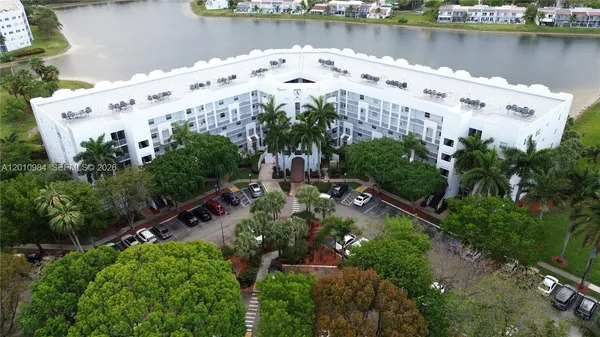 $505,000 | 10730 Northwest 66th Street, Unit 313, Doral, FL 33178