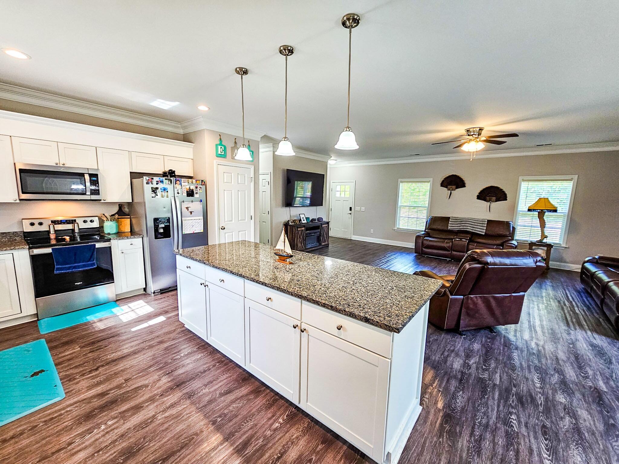 303 David Street St. George, SC 29477 - Photo 8 of 33 20260723_100311