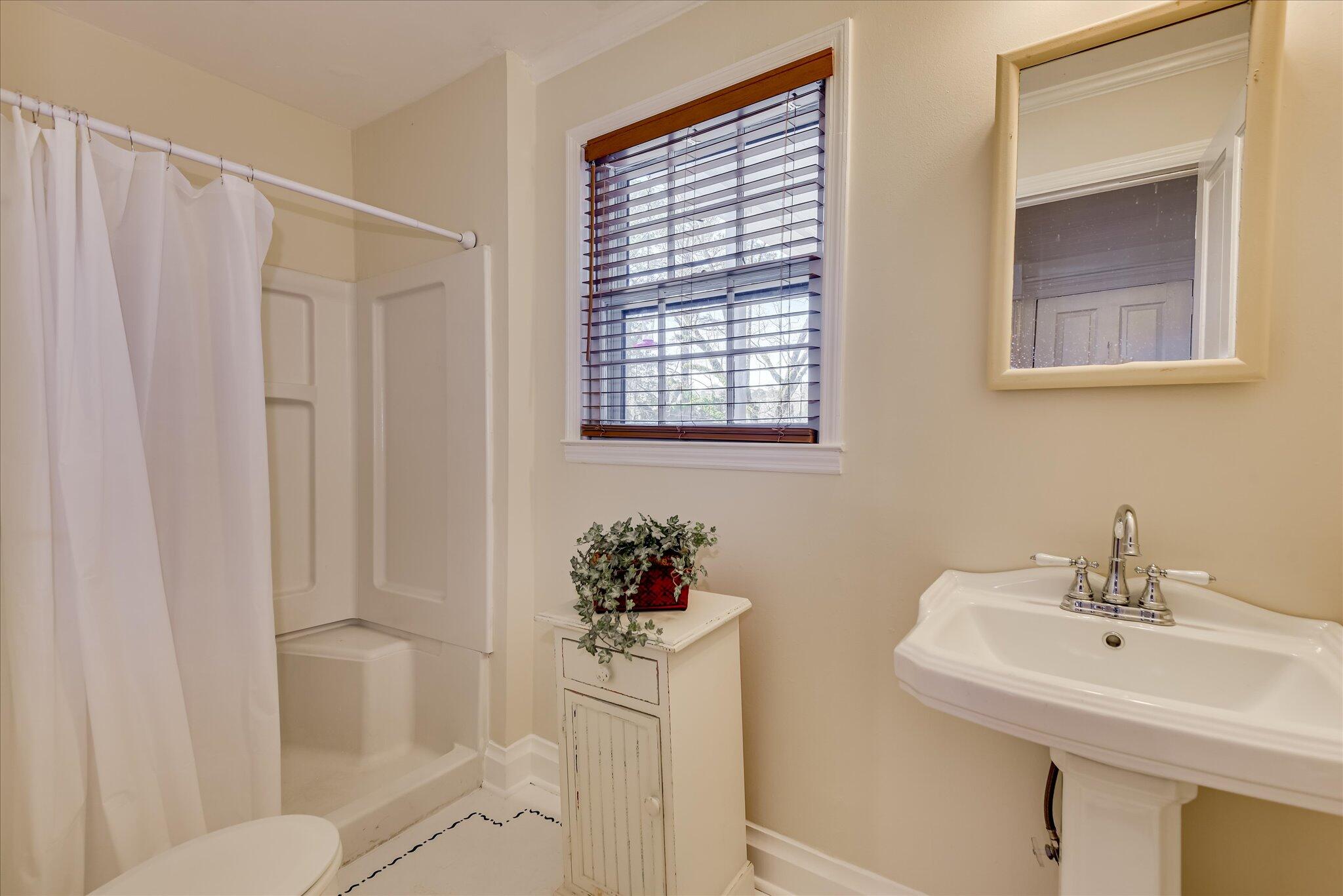 501 Buncombe Street Edgefield, SC 29824 - Photo 28 of 35 27