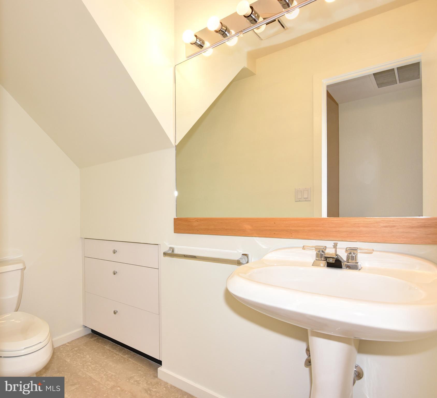 11571 Hemingway Drive Reston, VA 20194 - Photo 12 of 41