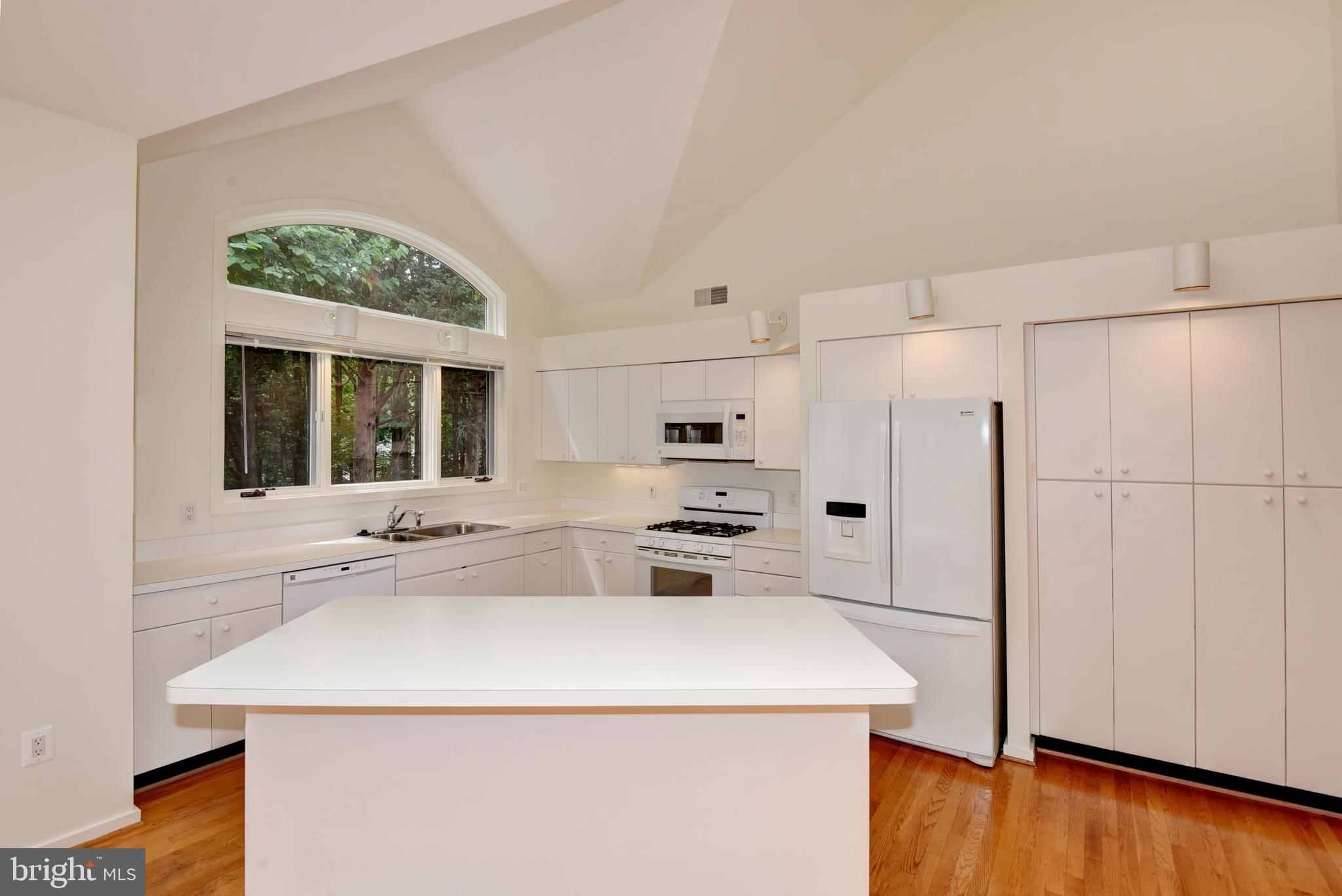 11571 Hemingway Drive Reston, VA 20194 - Photo 17 of 41