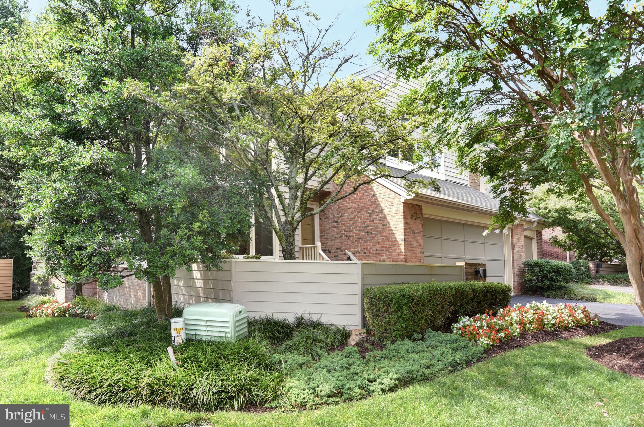 11571 Hemingway Drive Reston, VA 20194 - Photo 3 of 41