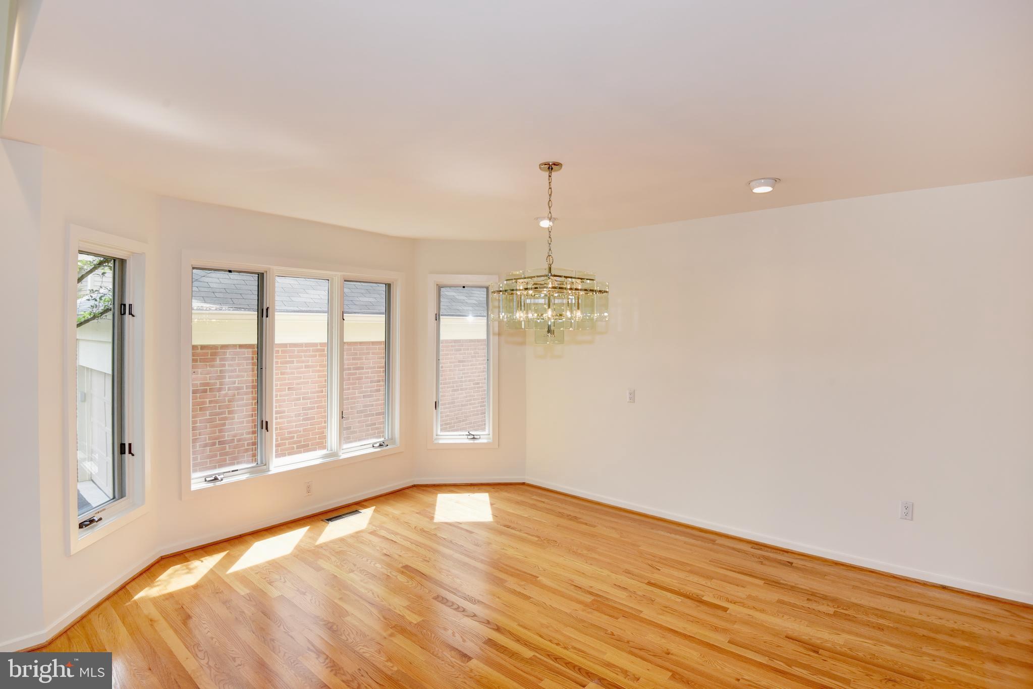 11571 Hemingway Drive Reston, VA 20194 - Photo 10 of 41