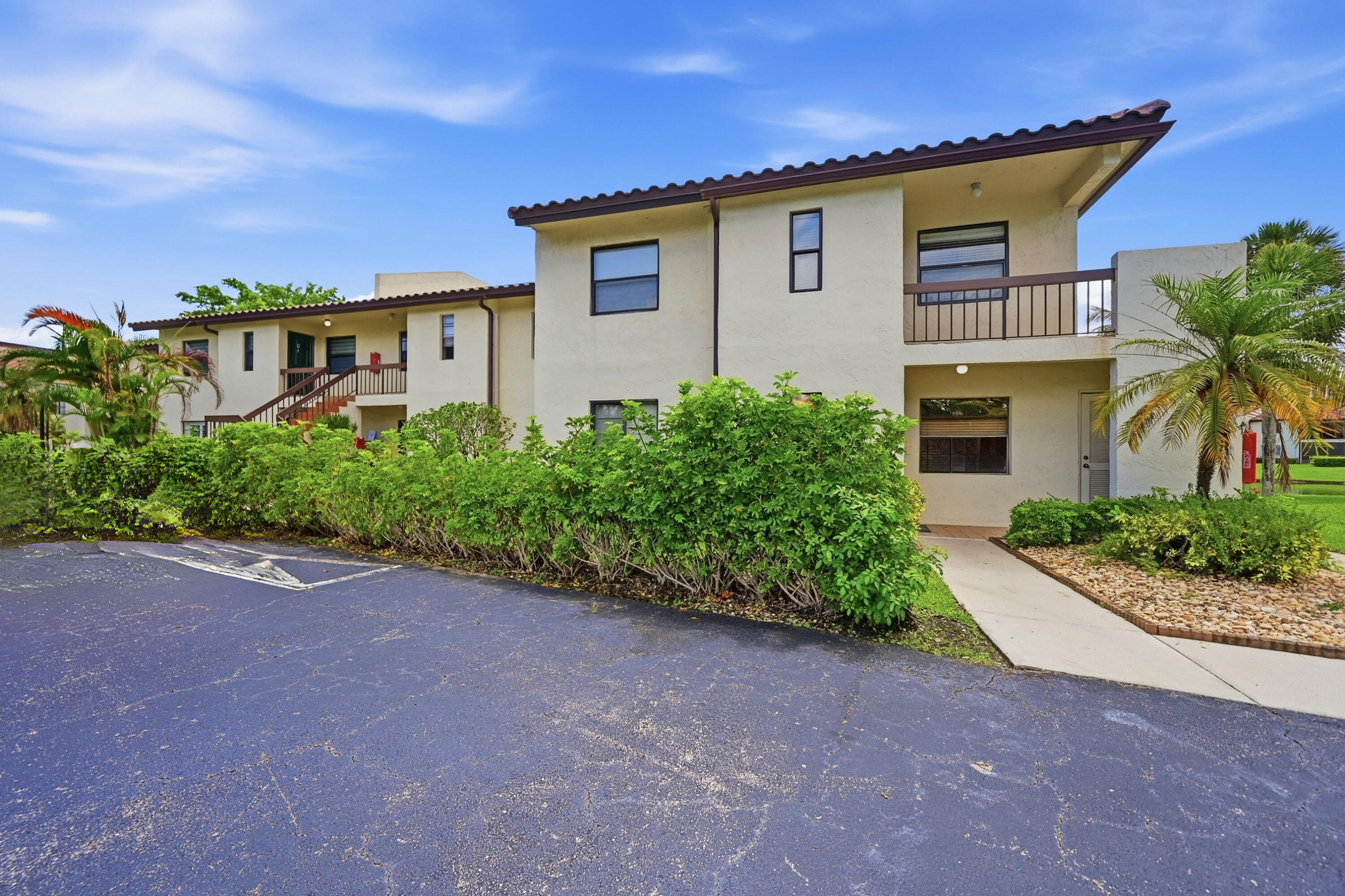 21757 Arriba Real, Unit D Boca Raton, FL 33433 - Photo 1 of 23 01_ra1_9805