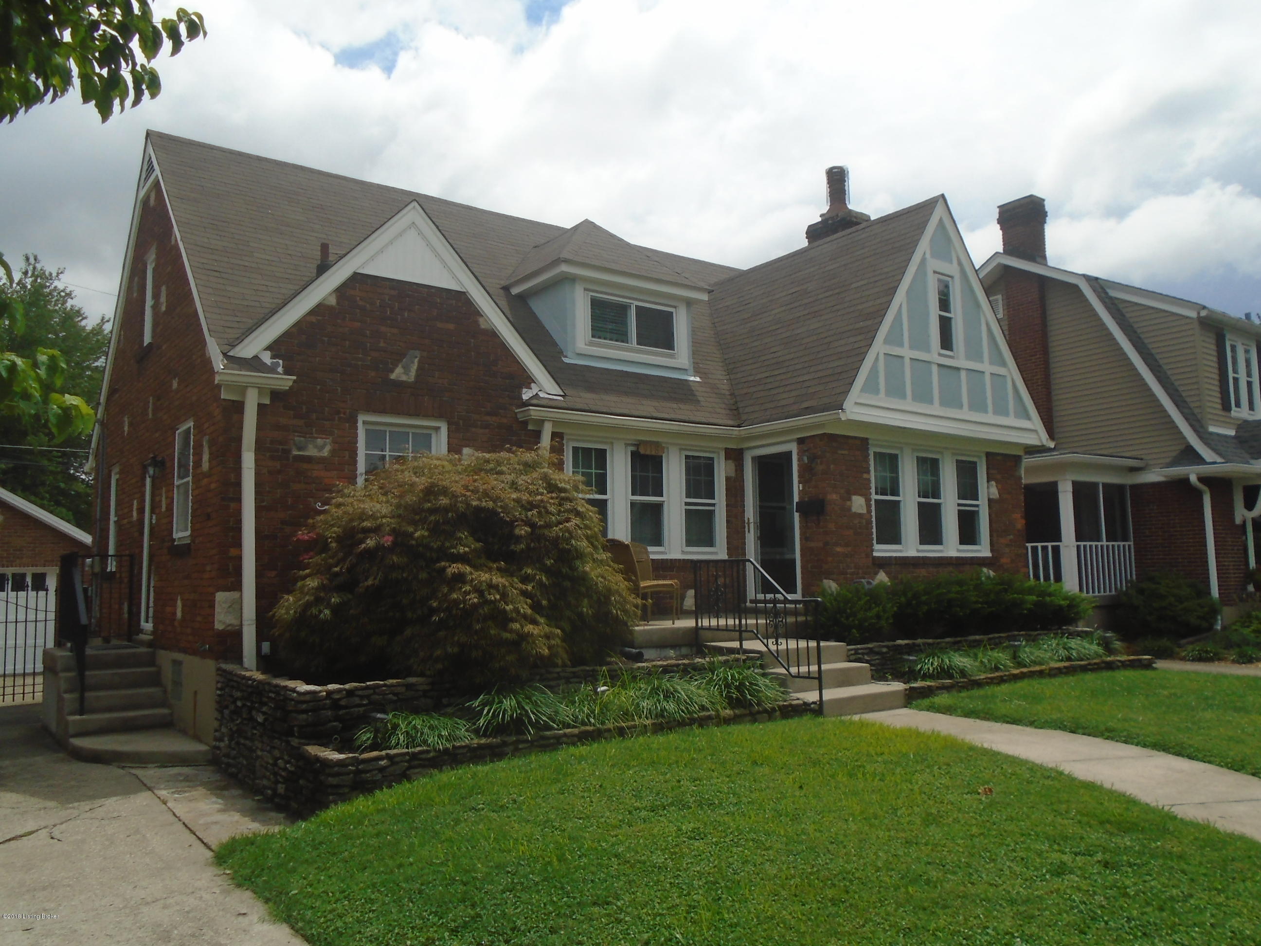 918 Greenleaf Road Louisville, KY 40213 - Photo 1 of 13 Front view
