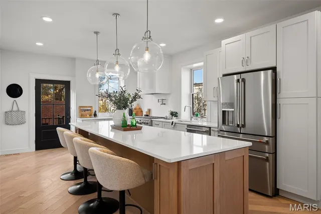 $839,900 | 1201 MacKay Place, St. Louis, MO 63104