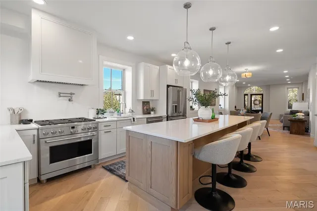 $839,900 | 1201 MacKay Place, St. Louis, MO 63104