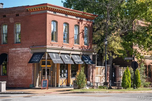 $839,900 | 1201 MacKay Place, St. Louis, MO 63104