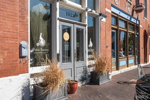 $839,900 | 1201 MacKay Place, St. Louis, MO 63104