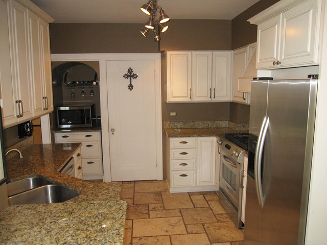 504 Selborne Road Riverside, IL 60546 - Photo 7 of 25
