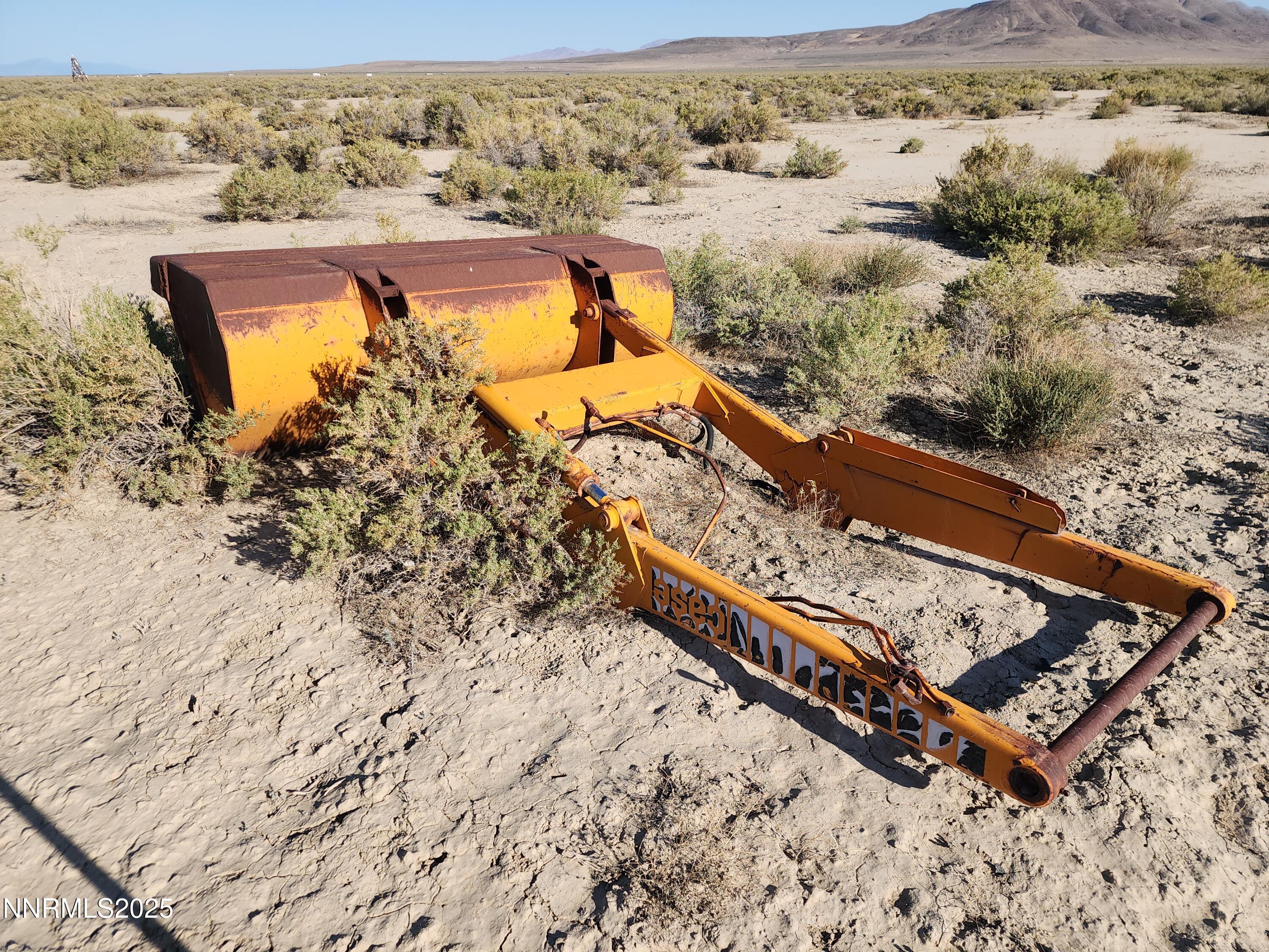 1385 Rancho Lane, Unit OUT IN HONEY LAKE BASIN ON NV SIDE Reno, NV 89510 - Photo 18 of 47 a view of a yard with wooden floor