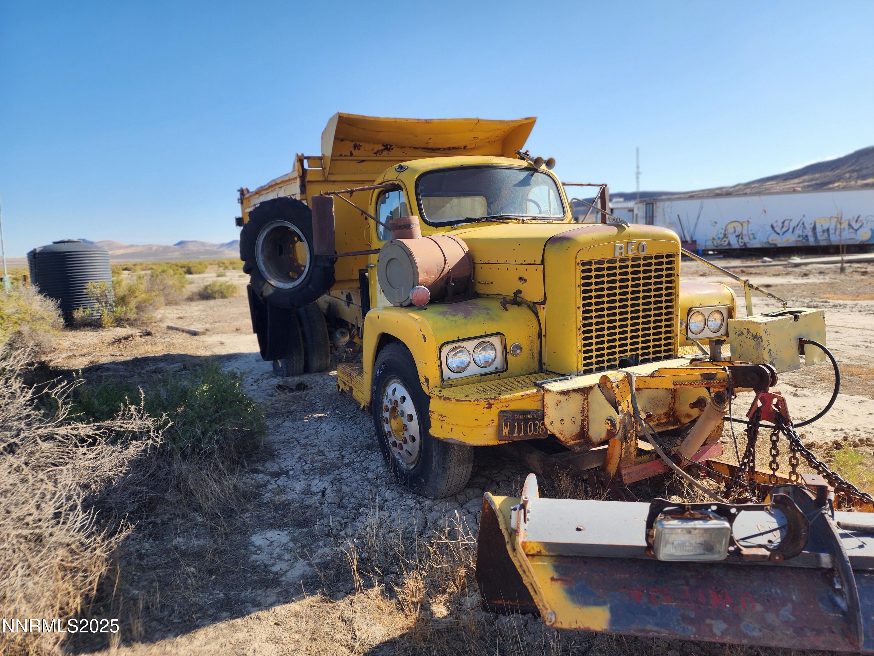 1385 Rancho Lane, Unit OUT IN HONEY LAKE BASIN ON NV SIDE Reno, NV 89510 - Photo 29 of 47 a utility room with dryer and washer