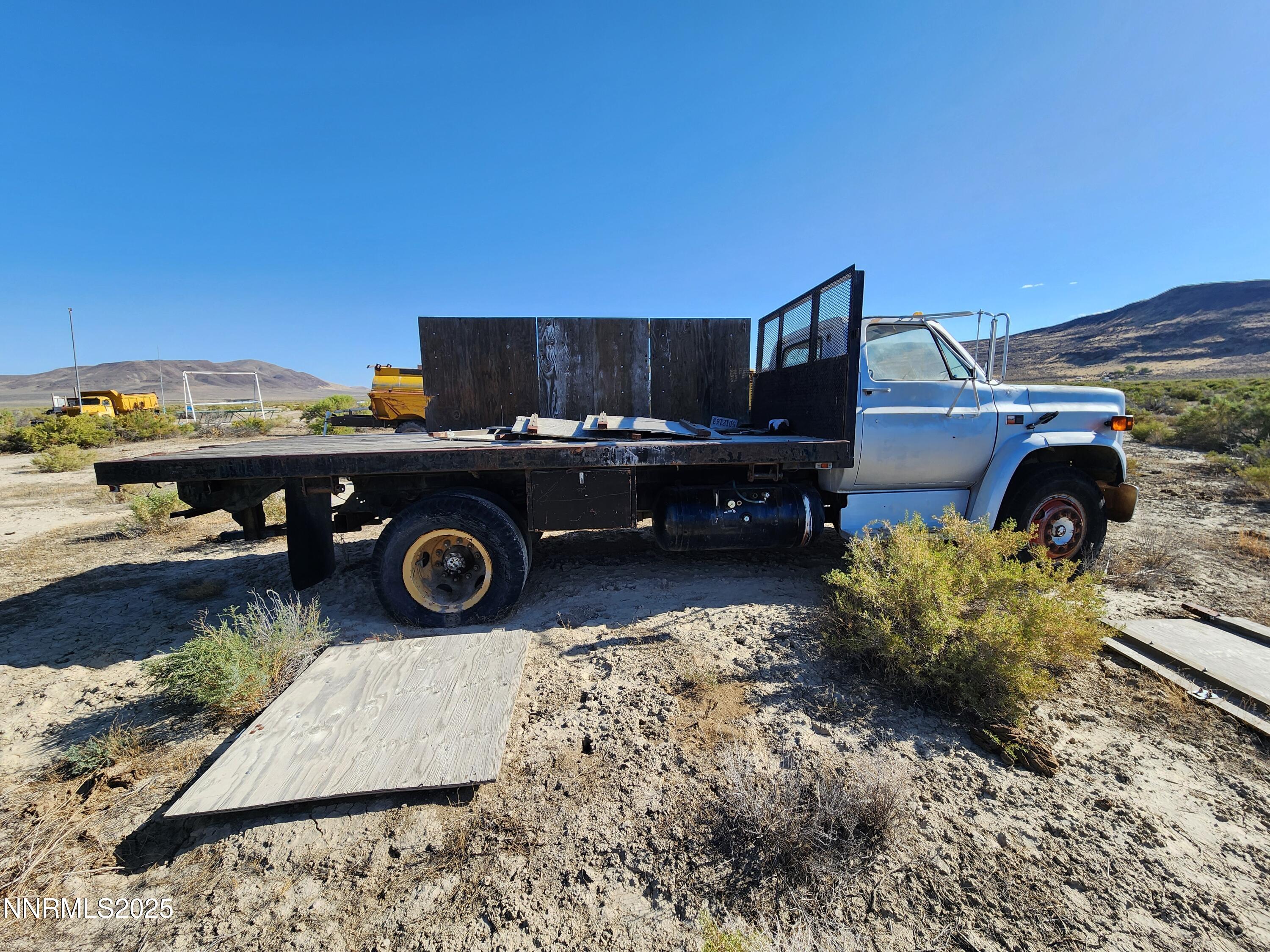 1385 Rancho Lane, Unit OUT IN HONEY LAKE BASIN ON NV SIDE Reno, NV 89510 - Photo 38 of 47 a view of kitchen appliances and furniture