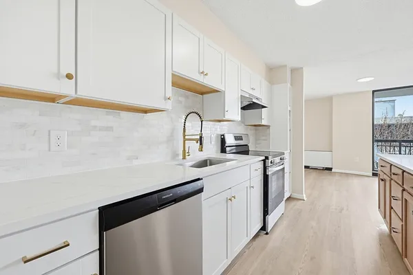 $679,900 | 50 Longwood Avenue, Unit 718, Brookline, MA 02446