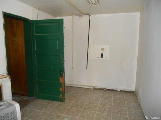 3280 Rabidue Road North Street, MI 48049 - Photo 16 of 21 264-033755 - laundry room.jpg