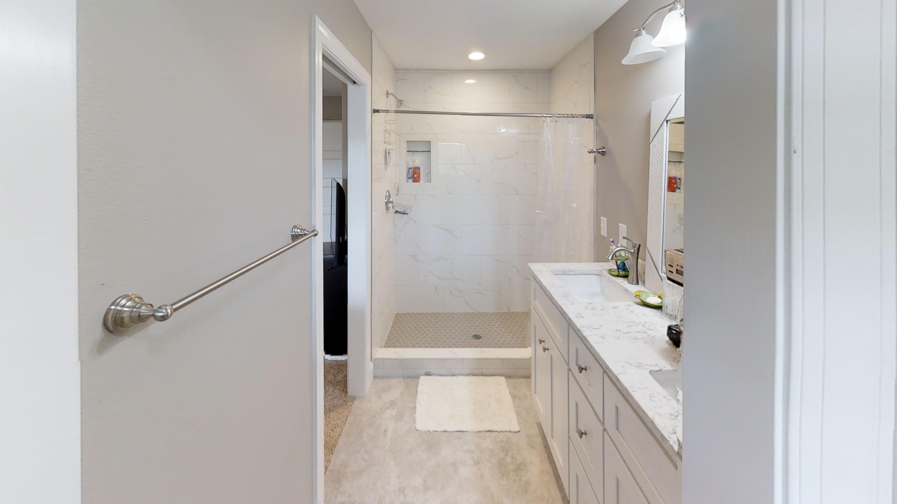 1255 New Lake Road, Unit 23 Spring City, TN 37381 - Photo 11 of 19 Master bathroom