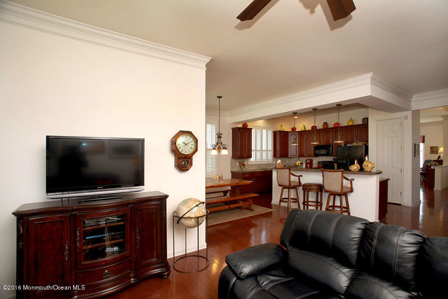 48 Muirfield Road Jackson, NJ 08527 - Photo 14 of 27 Family Rm/Kitchen