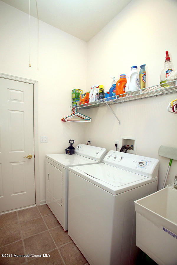 48 Muirfield Road Jackson, NJ 08527 - Photo 22 of 27 Laundry Room