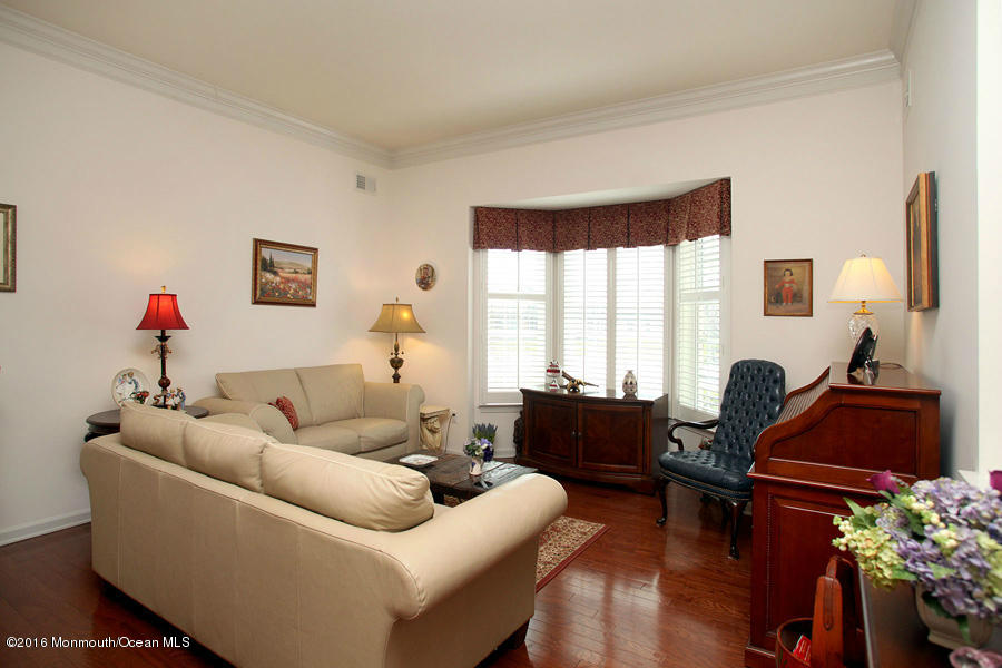 48 Muirfield Road Jackson, NJ 08527 - Photo 5 of 27 Living Room