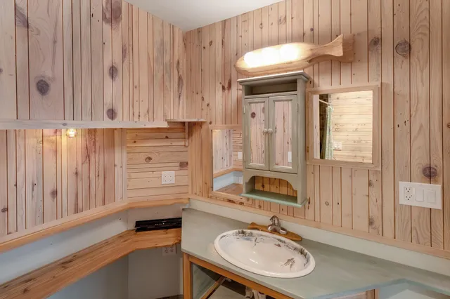 $2,750,000 | 5568 50th Street Northwest, Hackensack, MN 56452