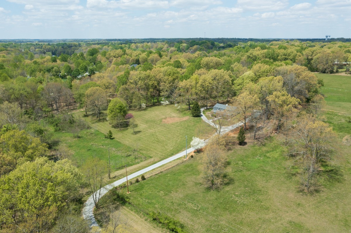 401 S Road Cottontown, TN 37048 - Photo 5 of 50 a view of a yard