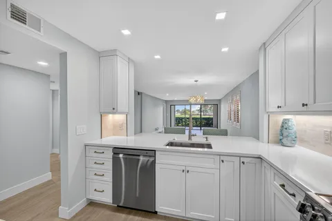 $415,000 | 1030 Us Highway, Unit 105, North Palm Beach, FL 33408