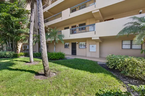 $415,000 | 1030 Us Highway, Unit 105, North Palm Beach, FL 33408