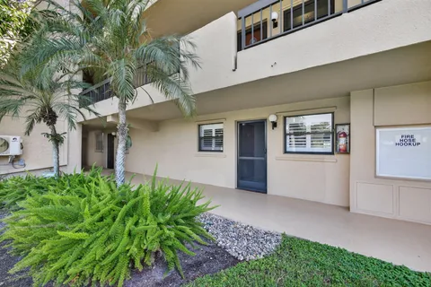 $415,000 | 1030 Us Highway, Unit 105, North Palm Beach, FL 33408