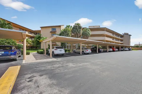 $415,000 | 1030 Us Highway, Unit 105, North Palm Beach, FL 33408